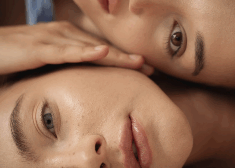 The No Makeup First Date: Why Women Are Showing Up as Themselves